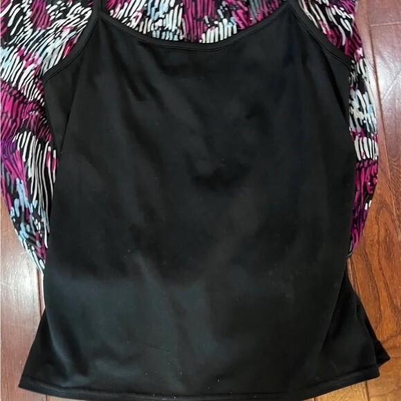 Pink and black abstract print smocked top size medium - Picture 4 of 6